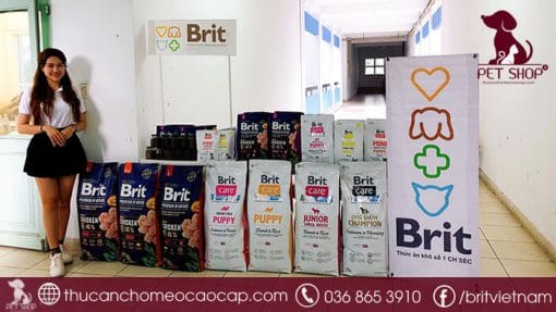 Thức ăn cho chó Brit